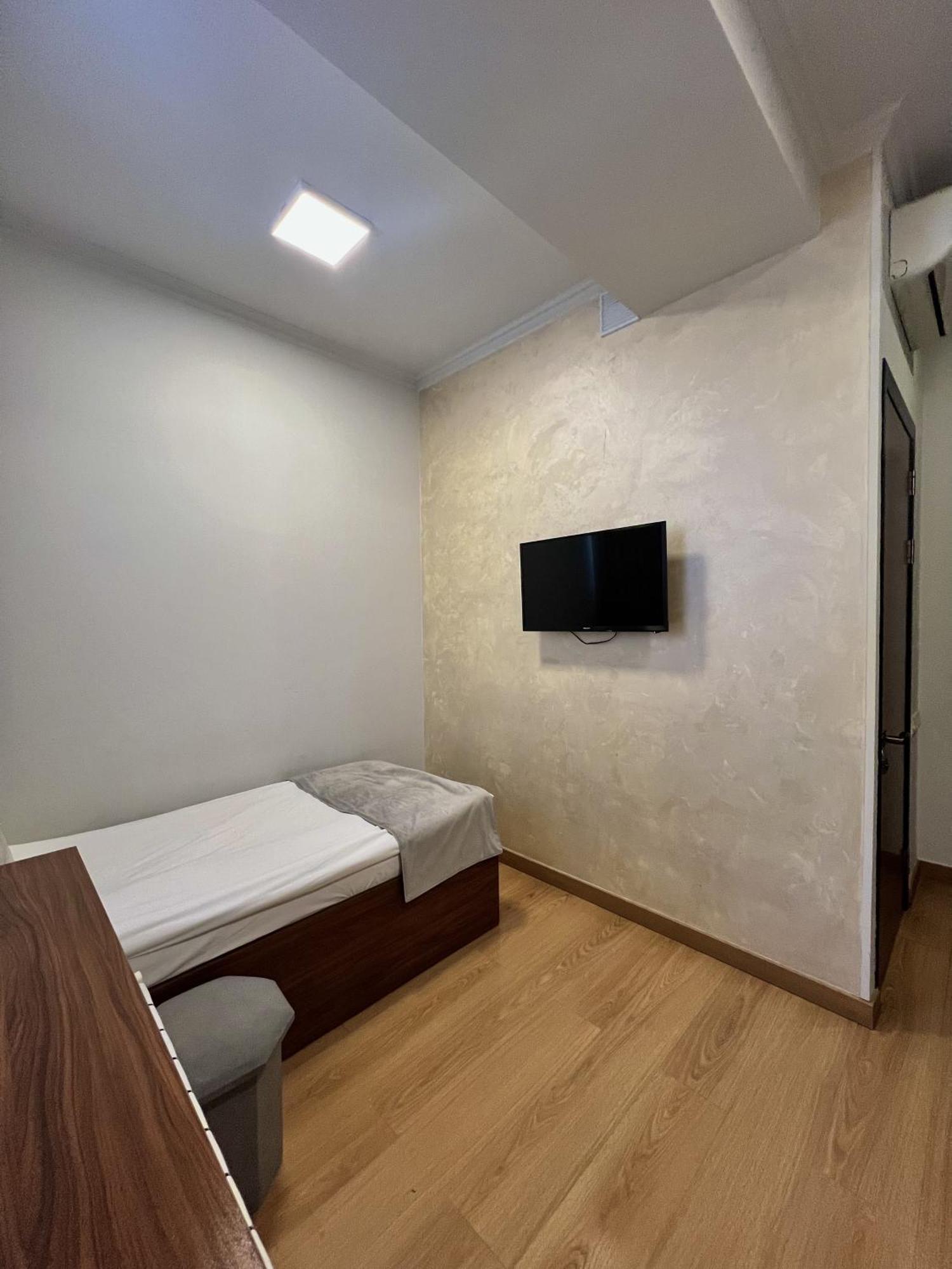 יירבאן Mashtots Hotel מראה חיצוני תמונה