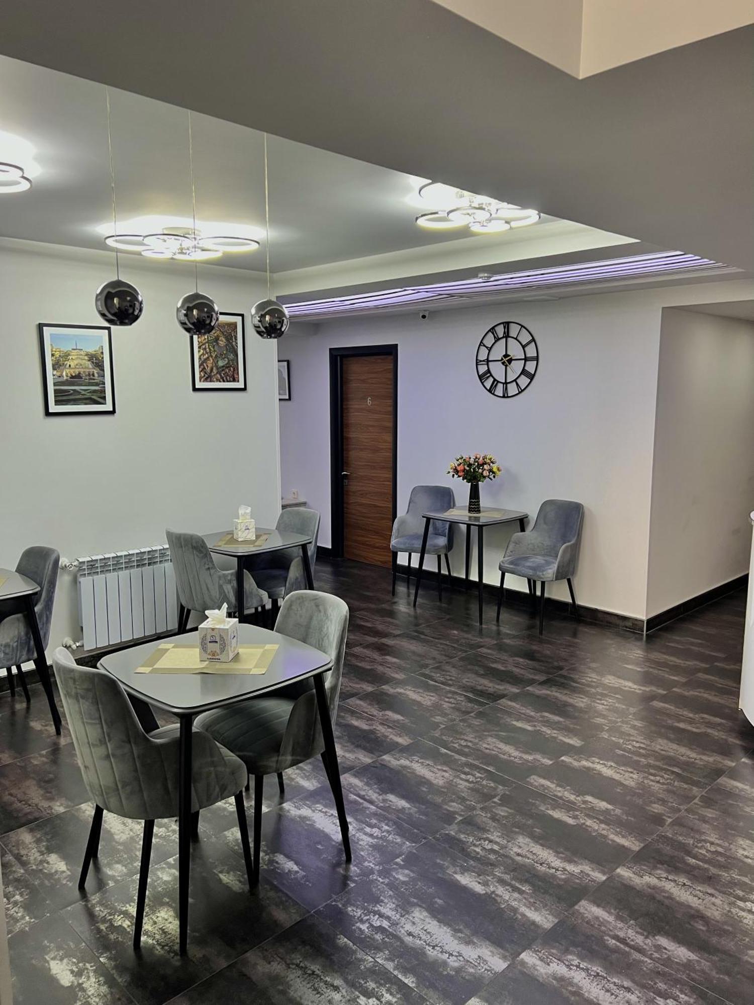 יירבאן Mashtots Hotel מראה חיצוני תמונה