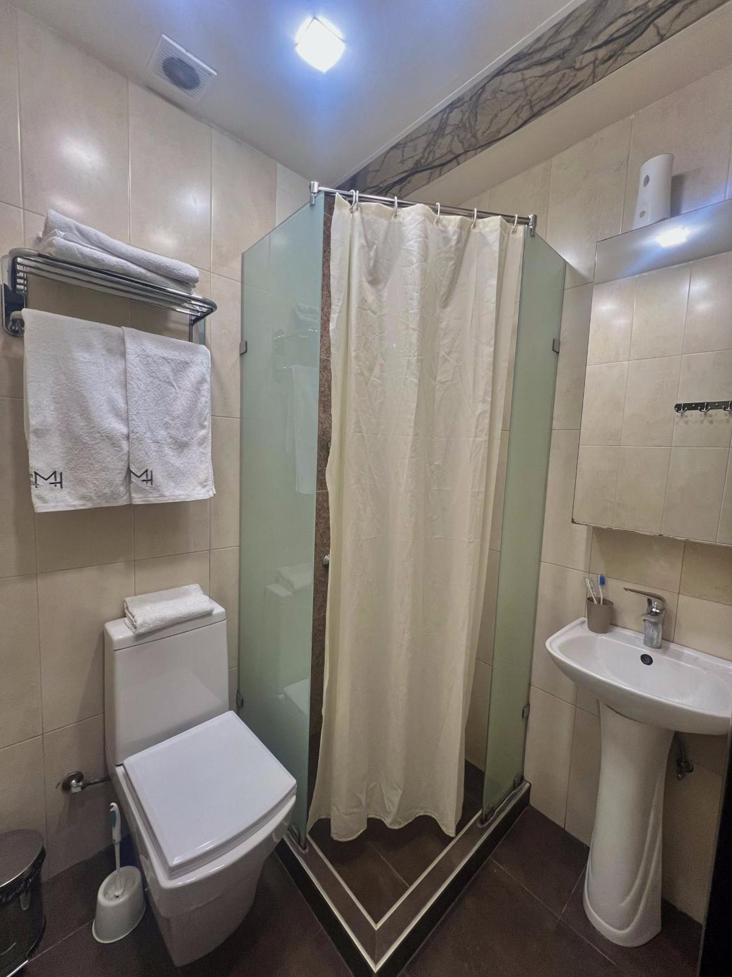 יירבאן Mashtots Hotel מראה חיצוני תמונה