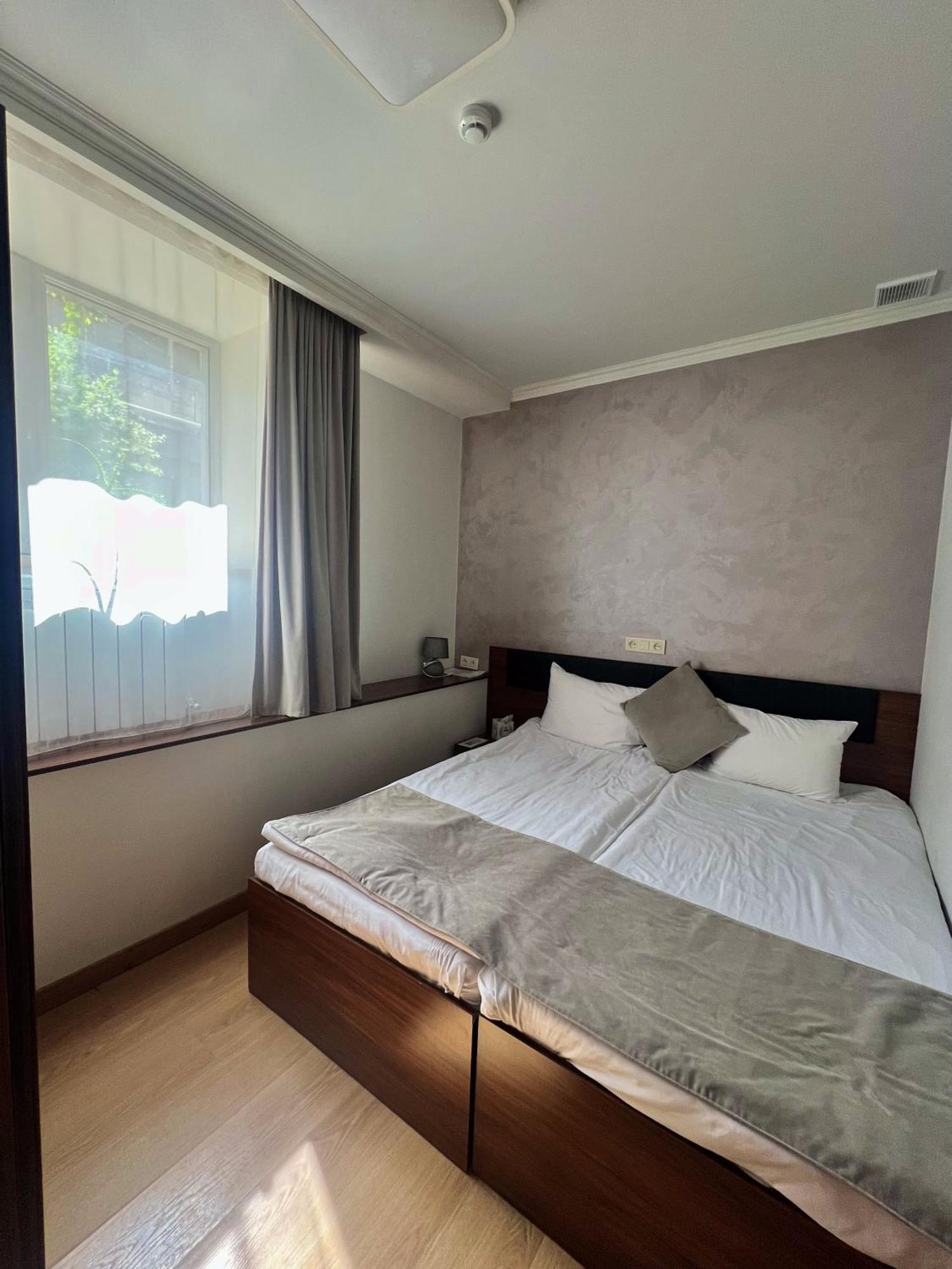 יירבאן Mashtots Hotel מראה חיצוני תמונה