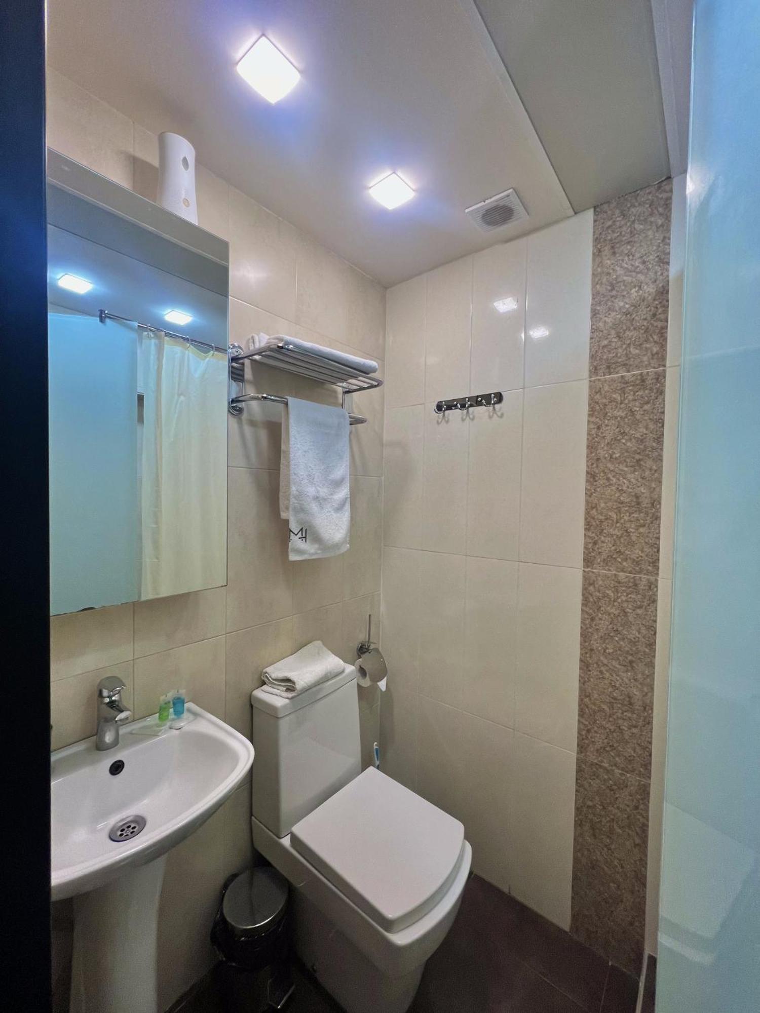 יירבאן Mashtots Hotel מראה חיצוני תמונה