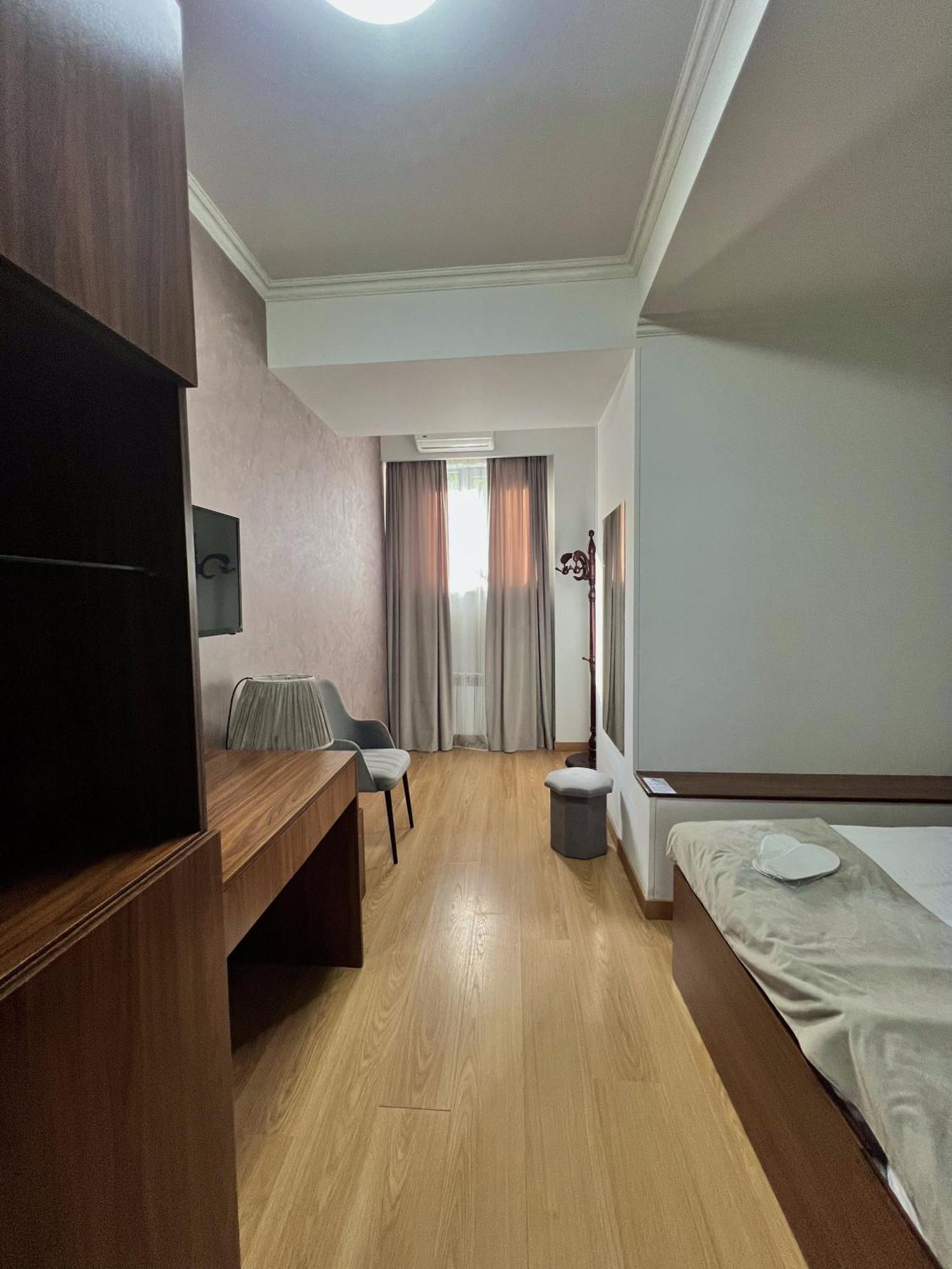 יירבאן Mashtots Hotel מראה חיצוני תמונה