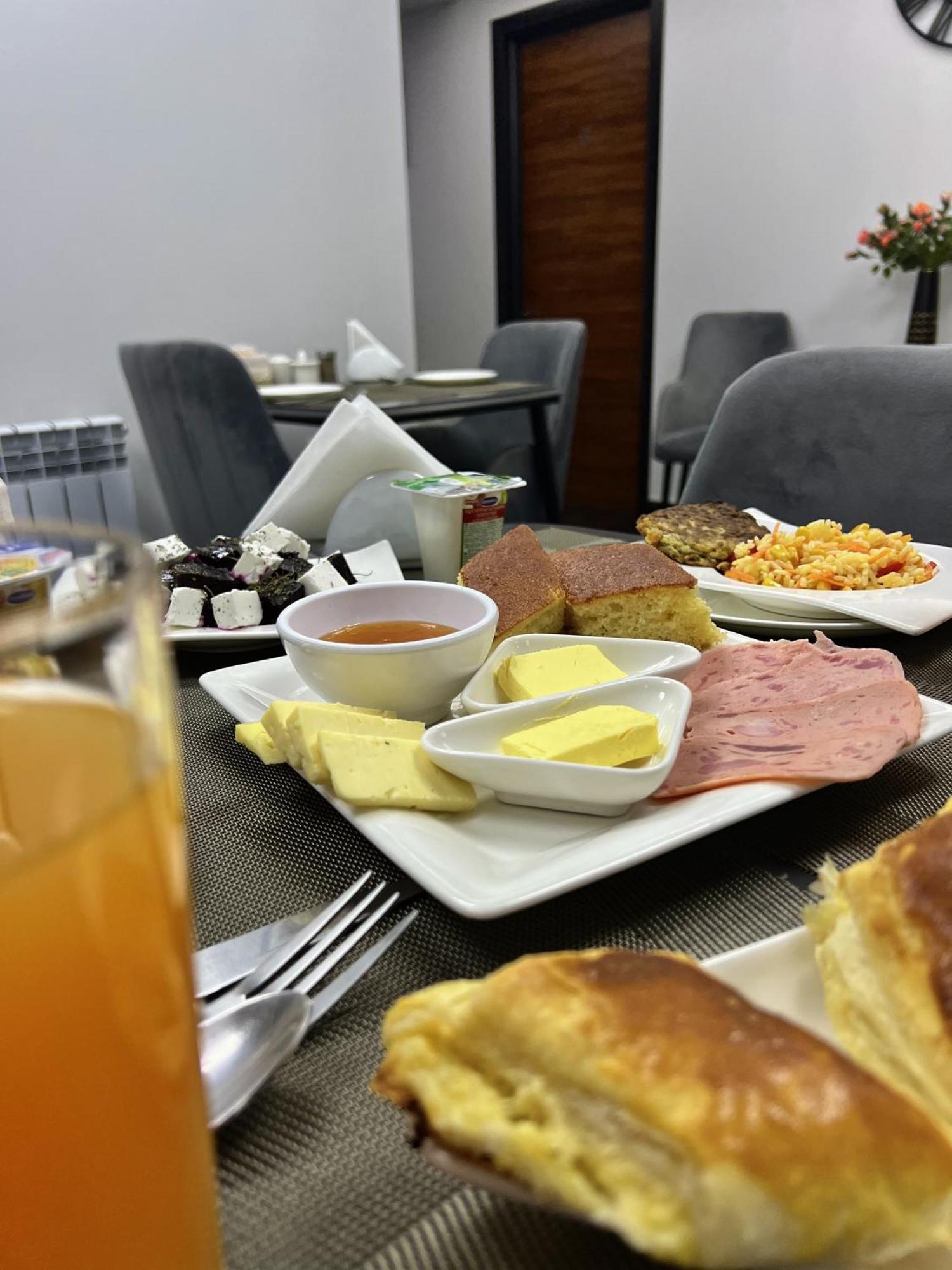 יירבאן Mashtots Hotel מראה חיצוני תמונה